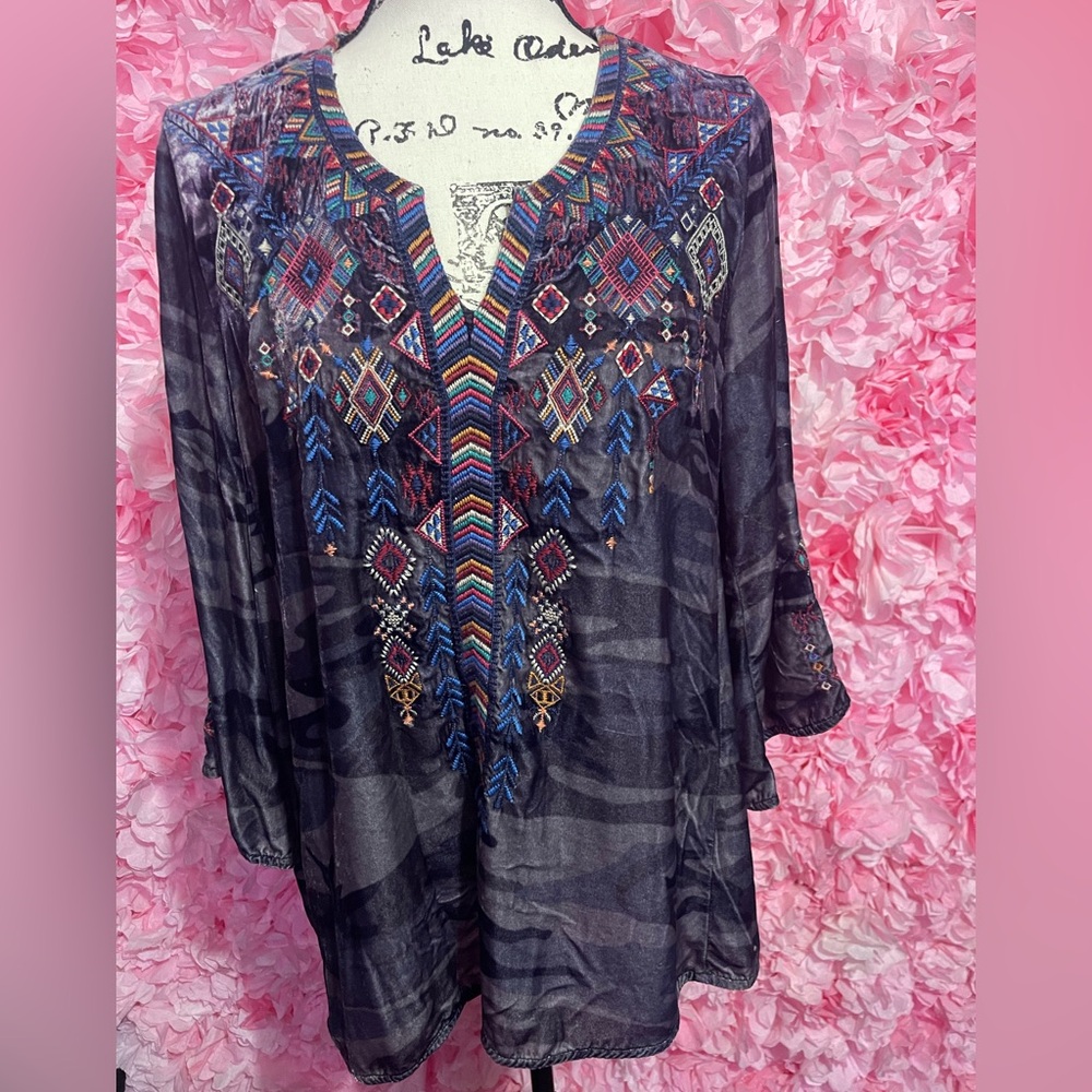 Johnny Was women’s small Multicolor Embroidered Blouse